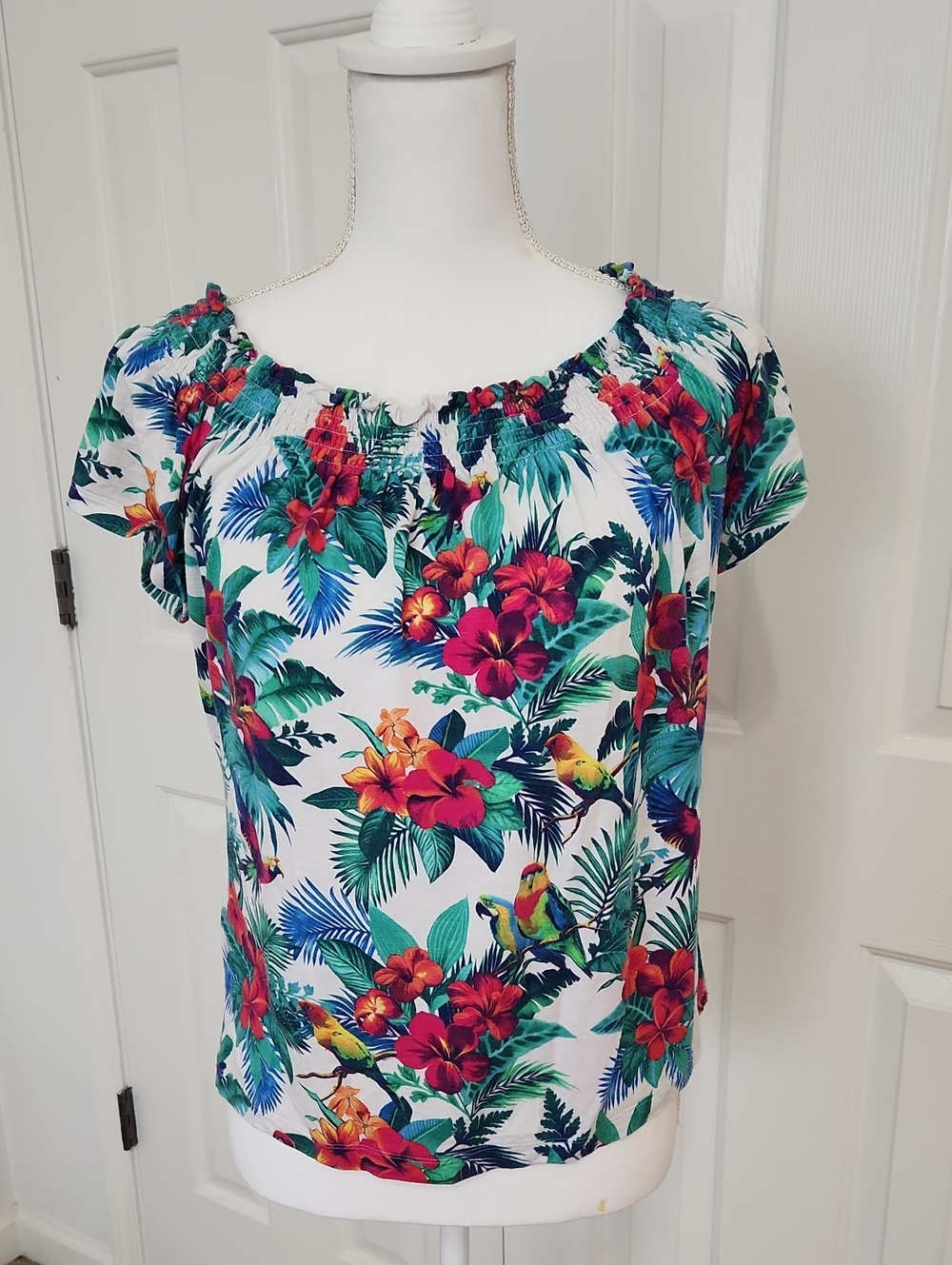 Tommy Bahama Off Shoulder Tropical Parrots Top M Coastal Resortwear